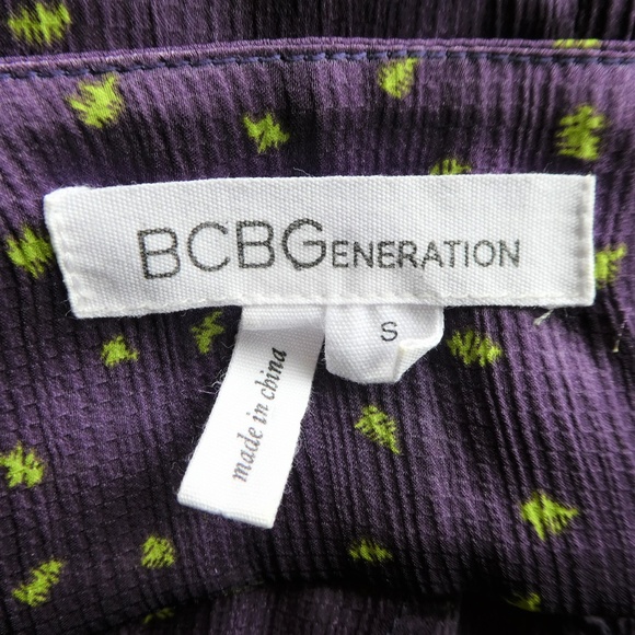 BCBGeneration Blouse V Back Cutout Purple Yellow - Picture 6 of 6